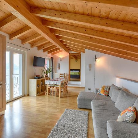 B&B Nest On The Lake Лезено Экстерьер фото