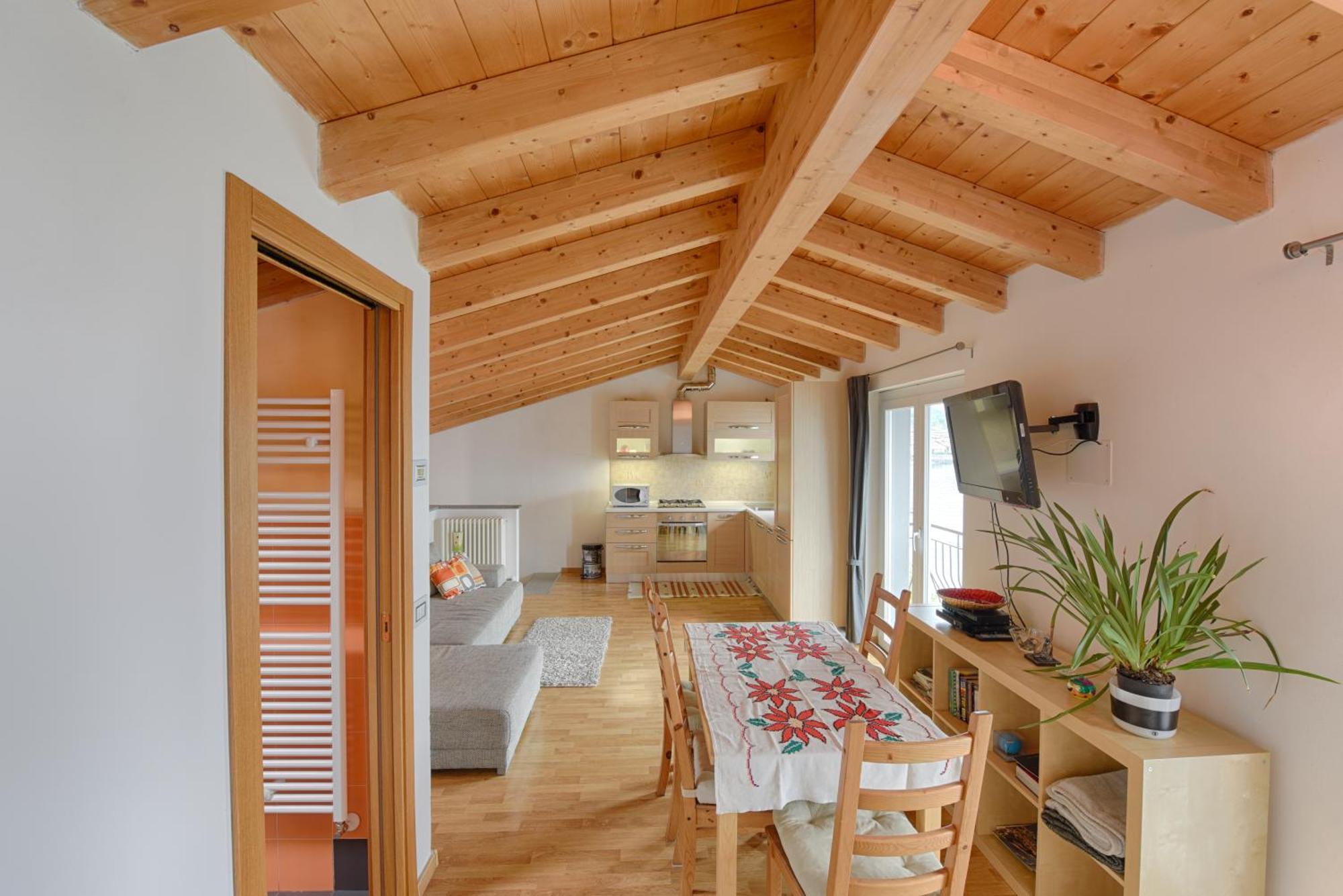 B&B Nest On The Lake Лезено Экстерьер фото